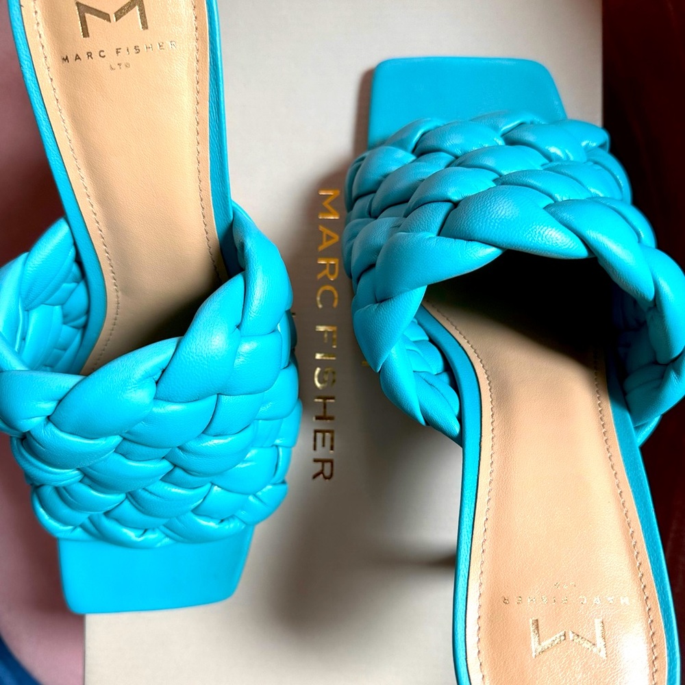 Light Blue Marc Fisher Heels (2-3 inches) Size 8.5
